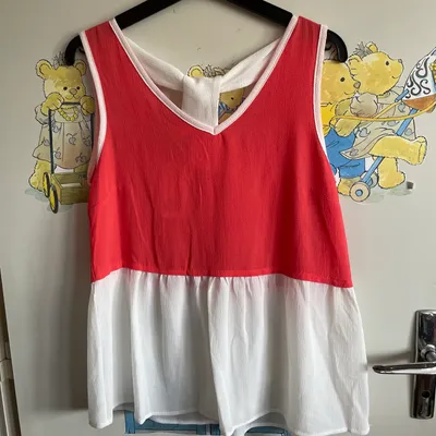 Blouse corail et blanche à nouer dans le dos, taille 38, marque Noa B 
